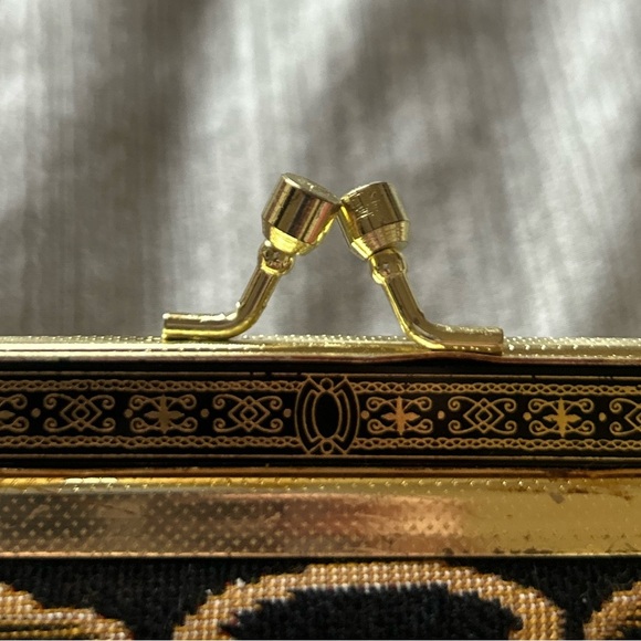 NWT Vintage Ronte Of Beverly Hills Floral NeedlePoint Purse With Gold Chain - Picture 7 of 11